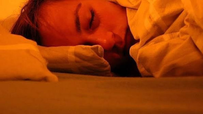 Gece ortasında uyanıyorsanız panik yapmayın: Atalarımızın uyku düzeni de böyleydi - Resim : 1