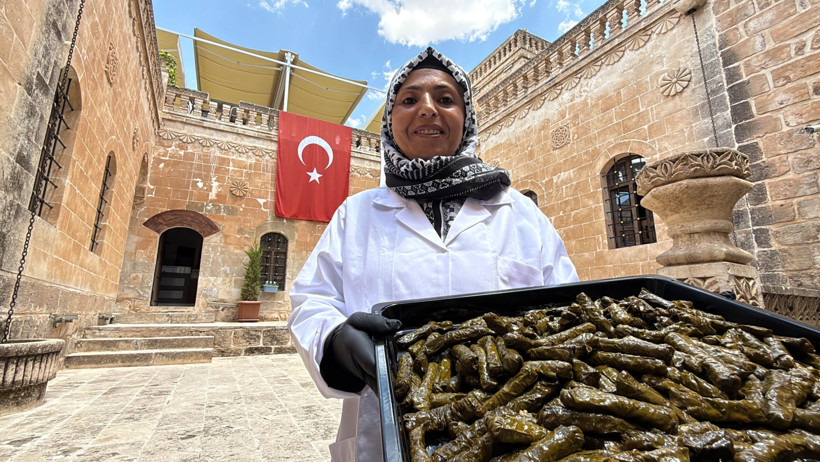 Tarihi taş konağın kapıları aralandı: Yöresel lezzetler ziyaretçilerini bekliyor - Resim : 3
