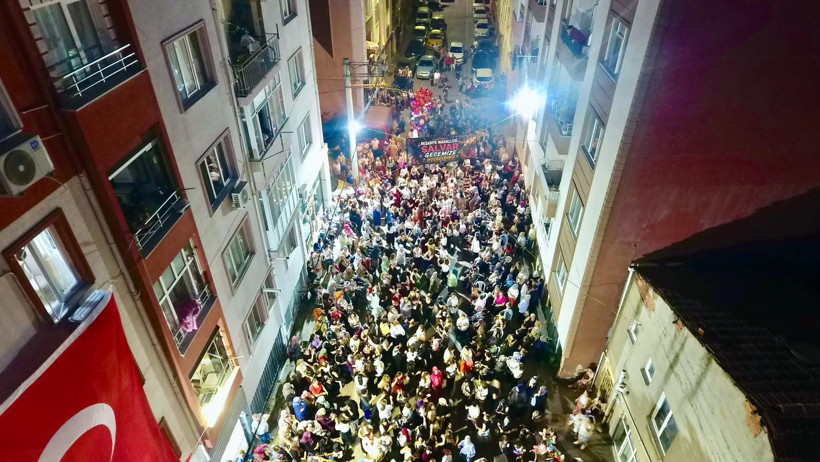 Geceye şalvar damgası vurdu: Sokaklar dar geldi - Resim : 1