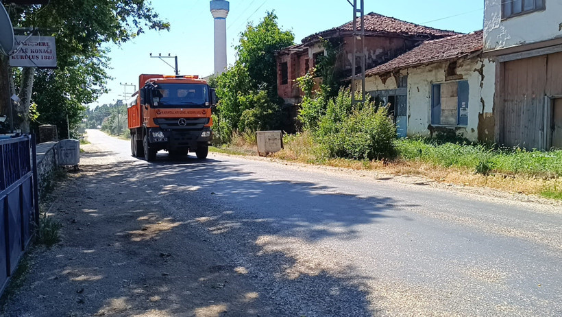 Bilecik'te termometreler çıldırdı: Asfalt resmen eridi - Resim : 1