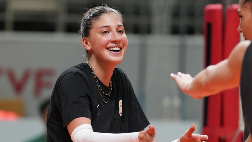 Milli voleybolcu Deniz Göktaş için destek paylaşımı yaptı - Resim : 1