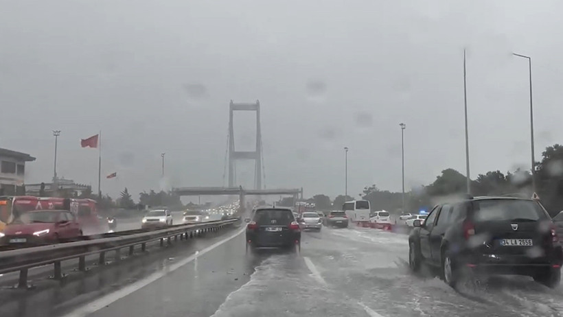 İstanbul’da beklenen yağış başladı - Resim : 1
