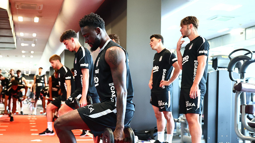 Beşiktaş salonda kuvvet çalıştı - Resim : 1