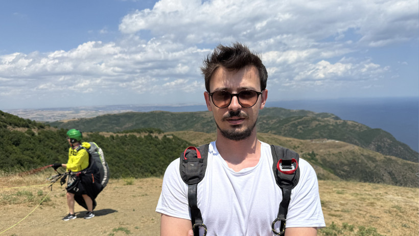 Maviyle yeşilin buluştuğu adres: Yamaç paraşütü sevenler rotayı Uçmakdere'ye çevirdi - Resim : 3