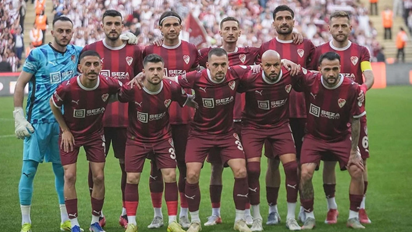 1. Lig'in kapısından dönen Elazığspor 14 oyuncuyla yollarını ayırdı - Resim : 1