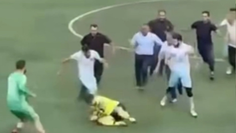 İstanbul'daki amatör maçta hakeme tekme tokat saldırdılar - Resim : 1