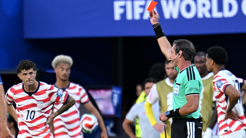 FIFA'dan ABD'ye kırmızı kart kıyağı: Balogun'un cezası ertelendi - Resim : 1