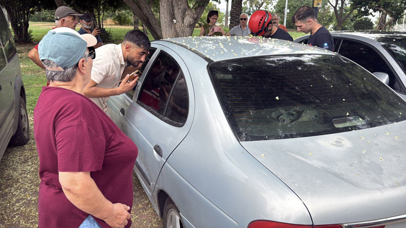 Baba ‘Kapıyı açın’ diye çırpındı: İtfaiye bebeği böyle kurtardı - Resim : 1
