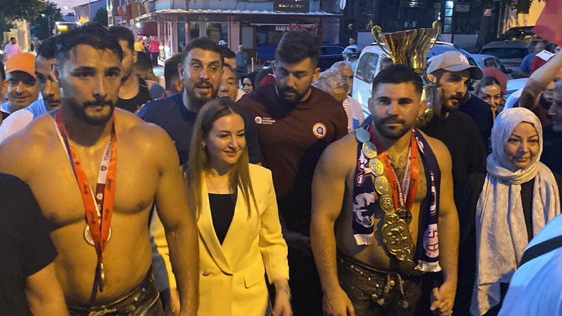 665. Kırkpınar Başpehlivanı Erkan Taş asırlık geleneği bozmadı - Resim : 1