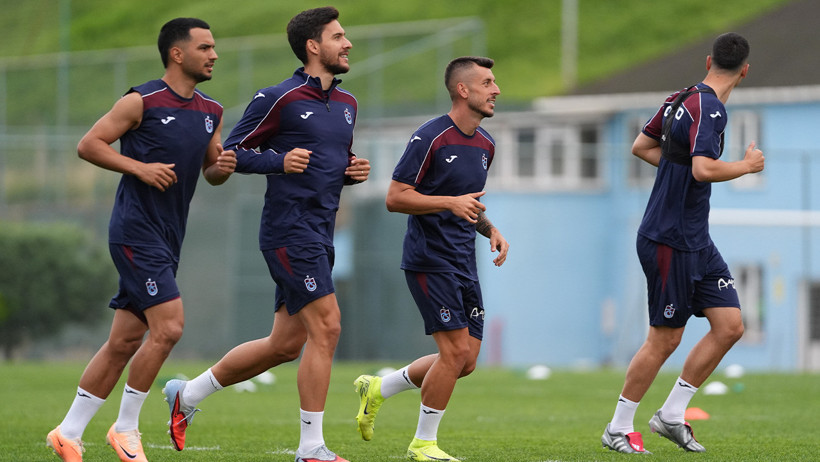 Trabzonspor Mehmet Ali Yılmaz Tesisleri'nde top başı yaptı - Resim : 2