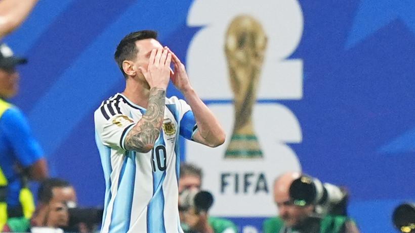 Messi Dünya Kupası'nda ikinci kez penaltı kaçırdı - Resim : 1