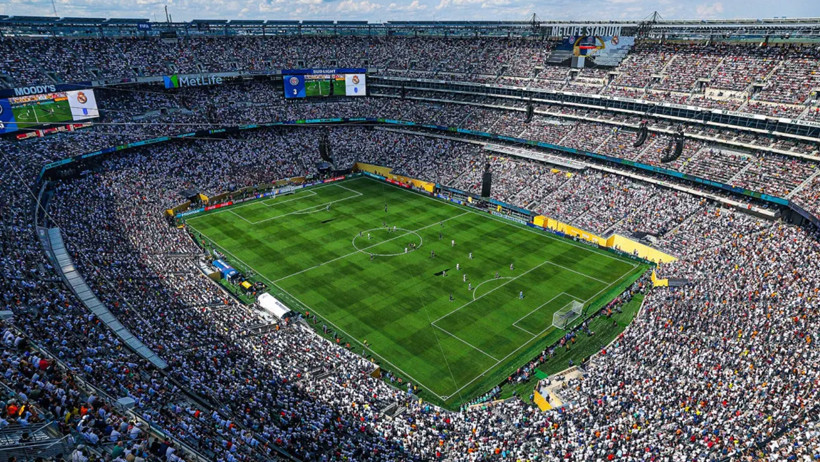 FIFA'nın yeni ticari hamlesi 'Yok artık' dedirtti: Çimler satışa çıkacak - Resim : 1