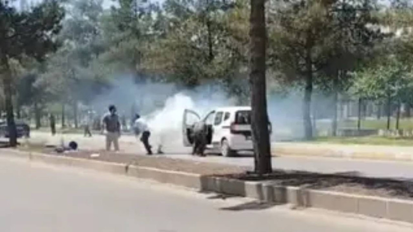 Araç yolun ortasında alev topuna döndü: O anlar kamerada - Resim : 2