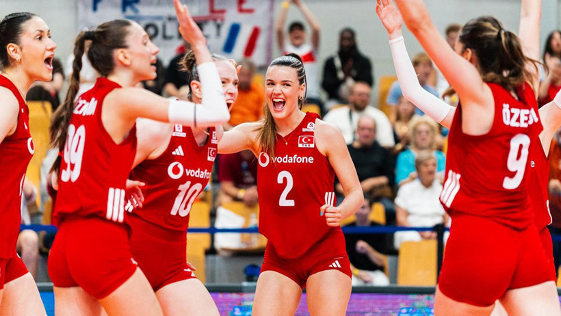 U18 Kadın Voleybol Milli Takımı Avrupa ikincisi oldu - Resim : 1