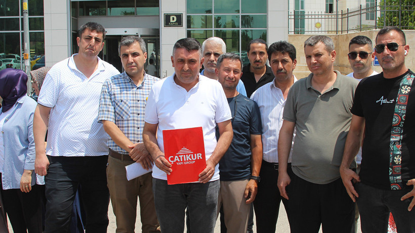 Adana’da milyonluk inşaat skandalı: Parayı ödediler, Evlerinde başkaları oturuyor - Resim : 1
