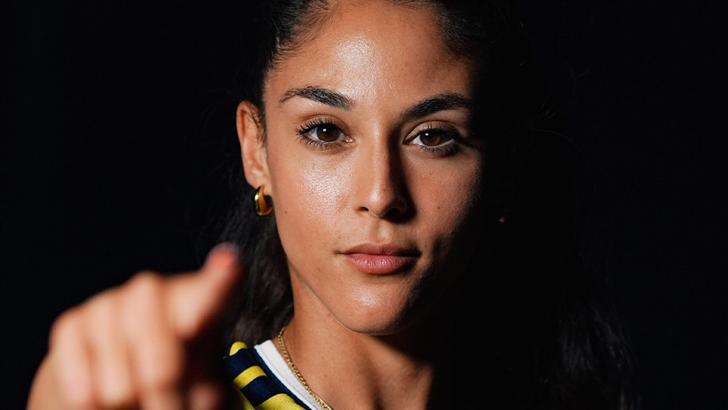 Fenerbahçe Union Berlin forması giyen milli futbolcu Fatma Şakar'ı renklerine bağladı - Resim : 1