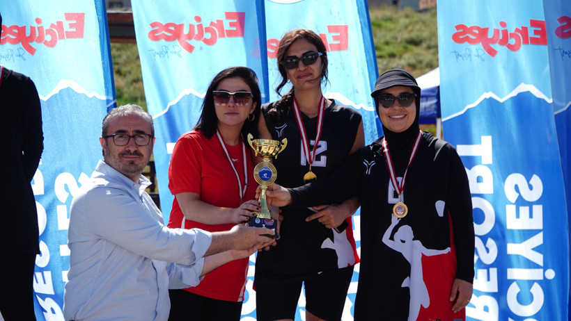 Erciyes'te 2 bin 200 metrede plaj voleybolu - Resim : 2