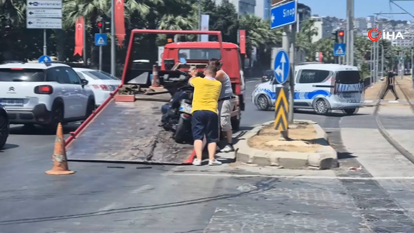Samsun'da otomobil ile motosiklet çarpıştı: Motosiklet trafikten men edildi - Resim : 1