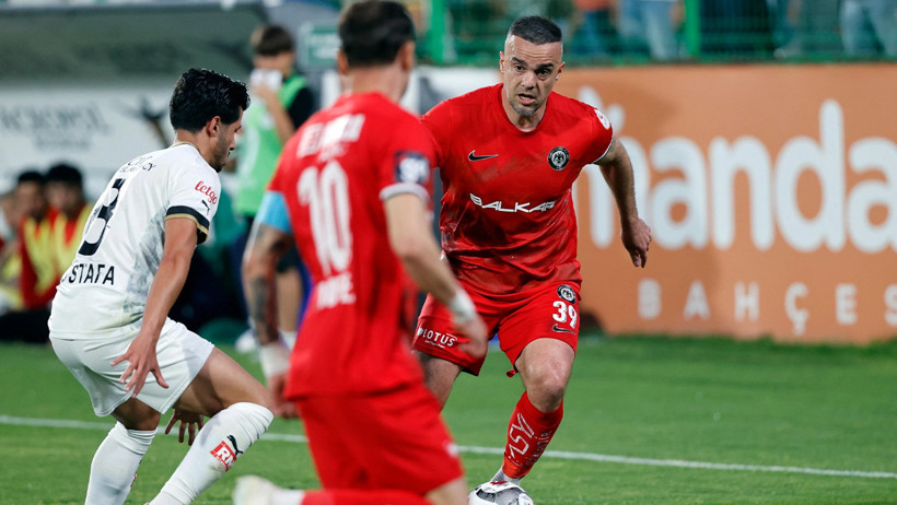 Çorum FK tecrübeli sol bek Erkan Kaş ile yollarını ayırdı - Resim : 3