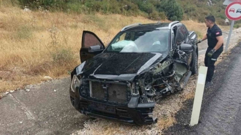 Otomobil ile pikap çarpıştı, yaralılar var - Resim : 1