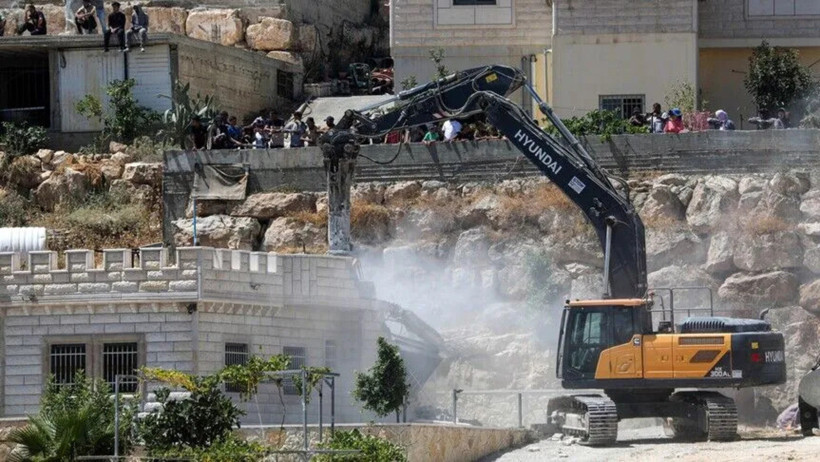 İsrail askerleri Batı Şeria'da Filistinlilerin evini yerle bir etti - Resim : 2