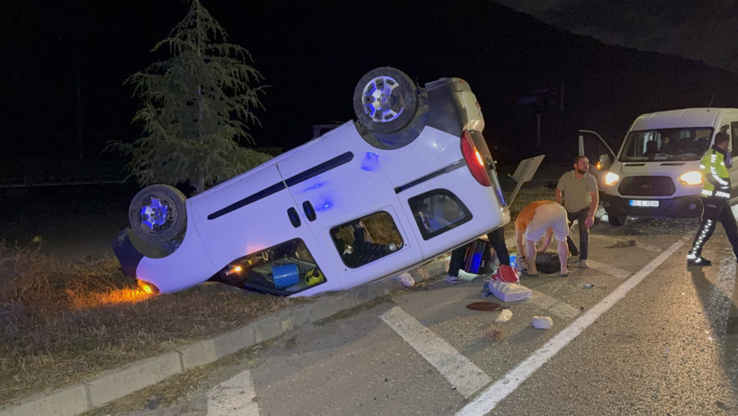 Samsun'da kontrolden çıkan araç takla attı: 5 kişi yaralandı - Resim : 1
