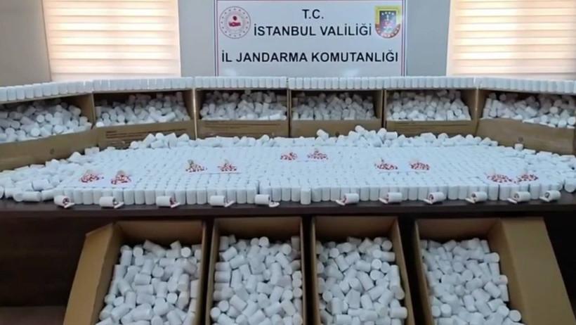 İstanbul’da zehir tacirlerine operasyon: On binlerce hap ele geçirildi - Resim : 2