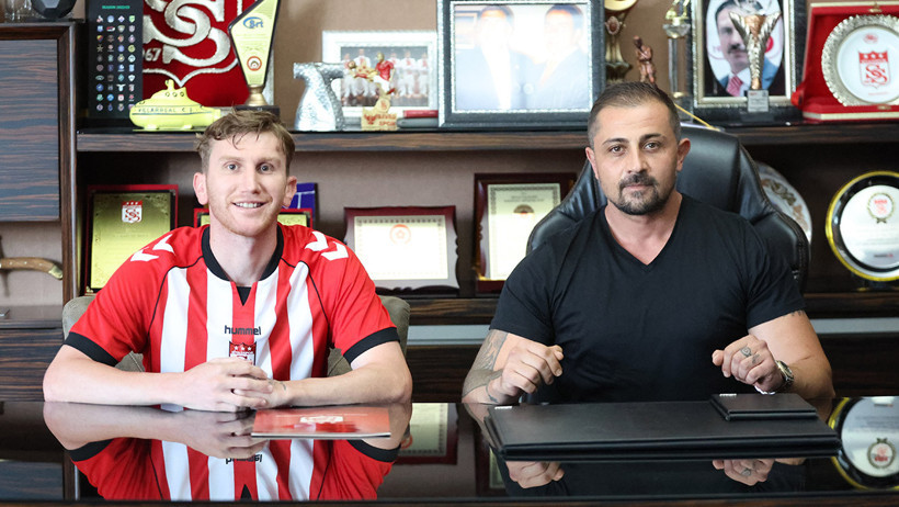 Transfer tahtası açılan Sivasspor'dan imza şov: 4 oyuncu birden açıklandı - Resim : 1