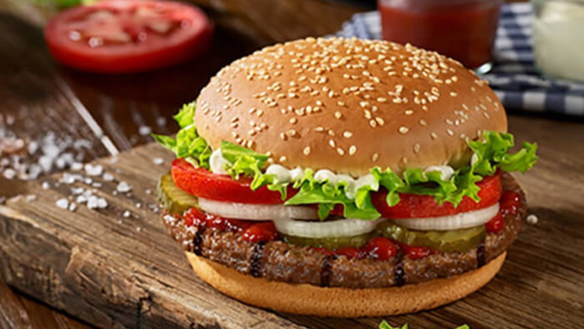 Fast-food savaşında kartlar yeniden dağıtılıyor: Burger King’in Whopper hamlesi satışları uçurdu - Resim : 1
