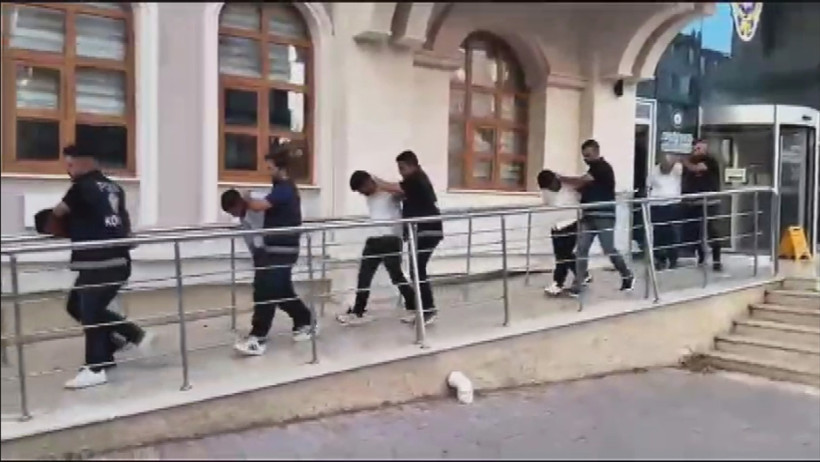 Maskeli Beşler yakalandı: 1 milyon liralık altın çalmıştı - Resim : 3