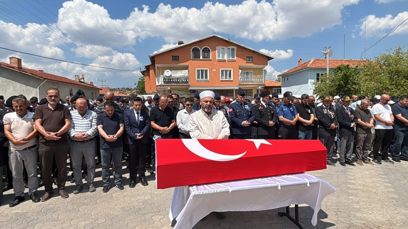 Kütahya’da askeri tören: Kıbrıs gazisine son yolculuğuna uğurlandı - Resim : 5