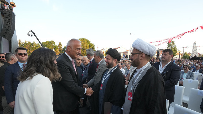 Bakan Ersoy: İnsanlığa gereken reçete açık: bir olalım, iri olalım, diri olalım - Resim : 1