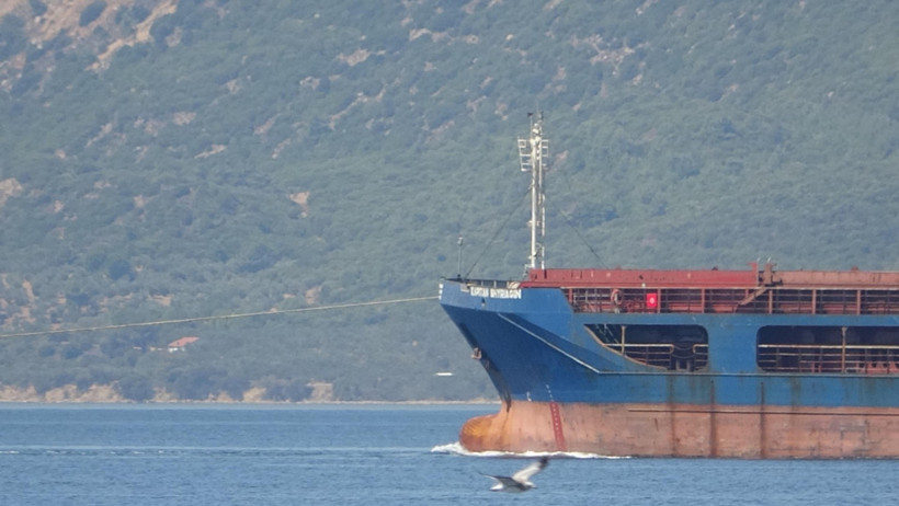 Çanakkale Boğazı’nda hareketli dakikalar: 142 metrelik gemi yolda kaldı - Resim : 4