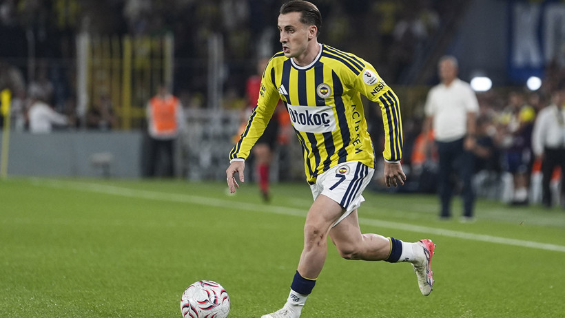 Kerem Aktürkoğlu korkuttu: Sahayı sedyeyle terk etti - Resim : 1