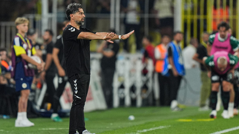 İlhan Palut'tan Fenerbahçe mağlubiyeti sonrası hakem tepkisi: 'Yüzde 100 faul' - Resim : 3
