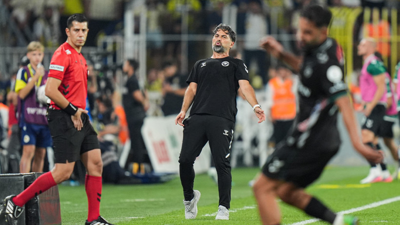 İlhan Palut'tan Fenerbahçe mağlubiyeti sonrası hakem tepkisi: 'Yüzde 100 faul' - Resim : 1