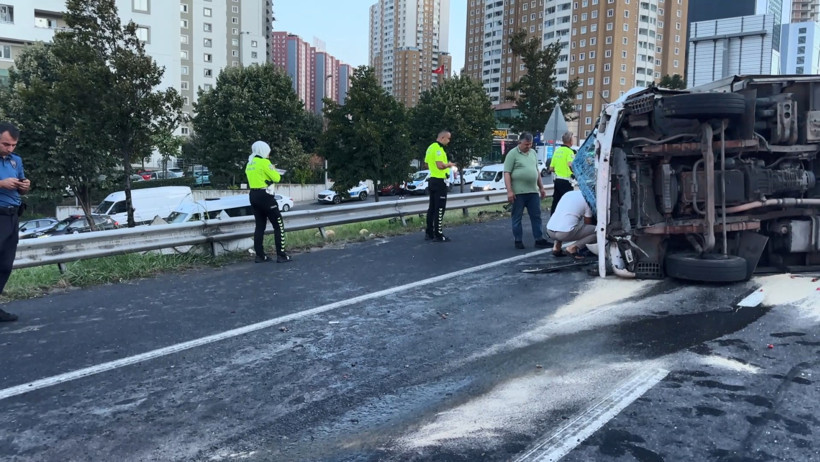 İstanbul'da feci kaza: 11 araç birbirine girdi, 2'si ağır 6 yaralı - Resim : 2
