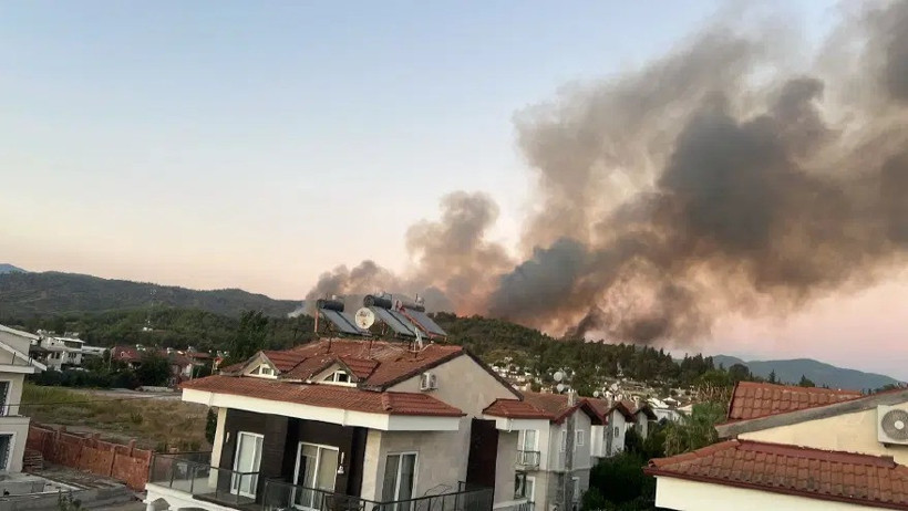 Muğla'da orman yangını her yeri sardı: Evler tahliye edildi - Resim : 3