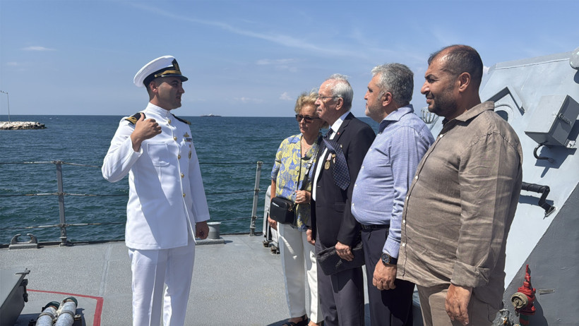 Gemiyi görenler gözyaşlarını tutamadı: Zafer Bayramı’nda gurur tablosu - Resim : 3