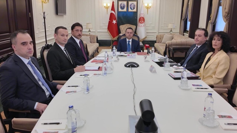 Akın Gürlek, Yunan bakandan 3 ismin iadesini istedi - Resim : 1