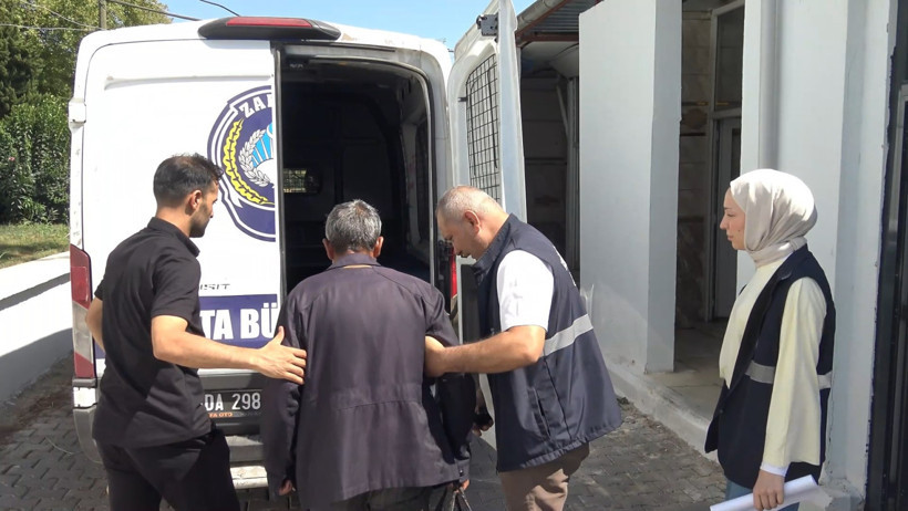 Zabıta saya saya bitiremedi: İşte dilencinin cebinden çıkan servet değerinde para - Resim : 1