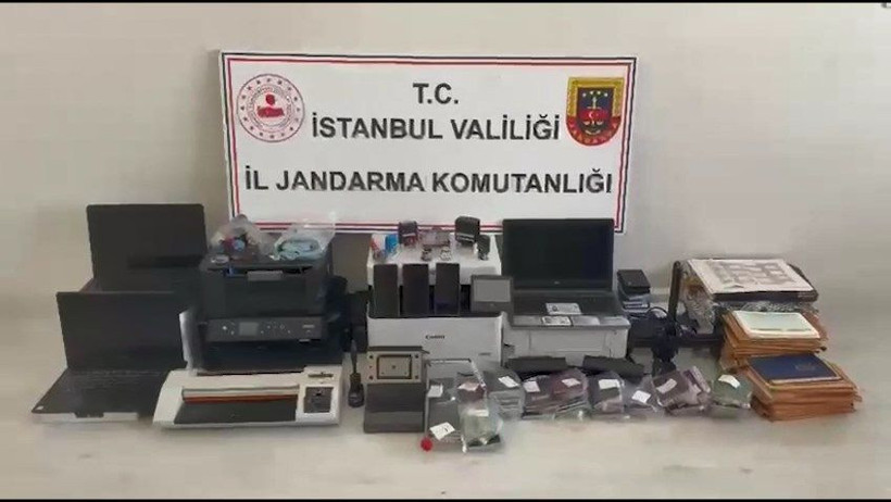 Jandarmadan piyasayı sallayacak operasyon: 2.8 milyon sahte dolar ele geçirildi - Resim: 2