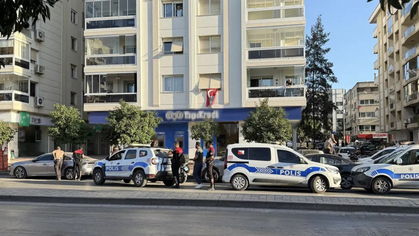 İzmir'de banka soygunu girişimi: Rehineler kurtarıldı - Resim : 1