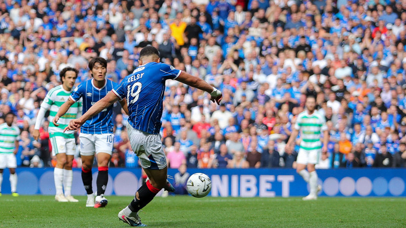 Old Firm'de Rangers Celtic'i sahadan sildi - Resim : 2
