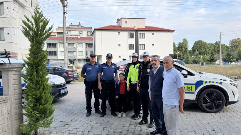 Şehit kızını okulun ilk gününde polisler yalnız bırakmadı - Resim : 1