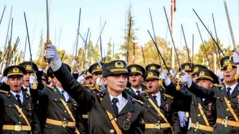 İhraç edilen 5 teğmen hakkında soruşturma - Resim : 2