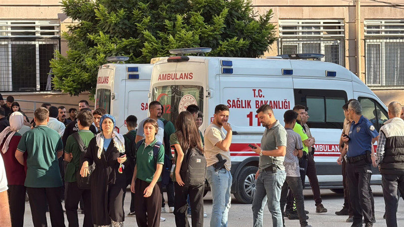 Manisa'da okul önünde silahlı saldırı: Yaralılar var - Resim : 3