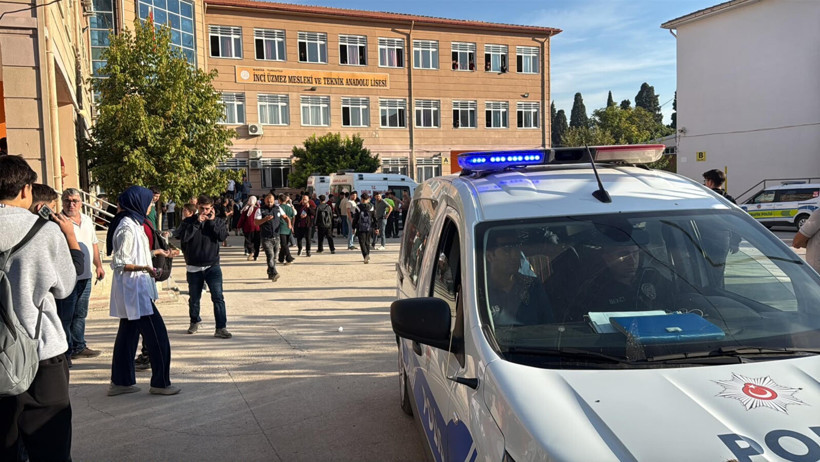 Manisa'da okul önünde silahlı saldırı: Yaralılar var - Resim : 1