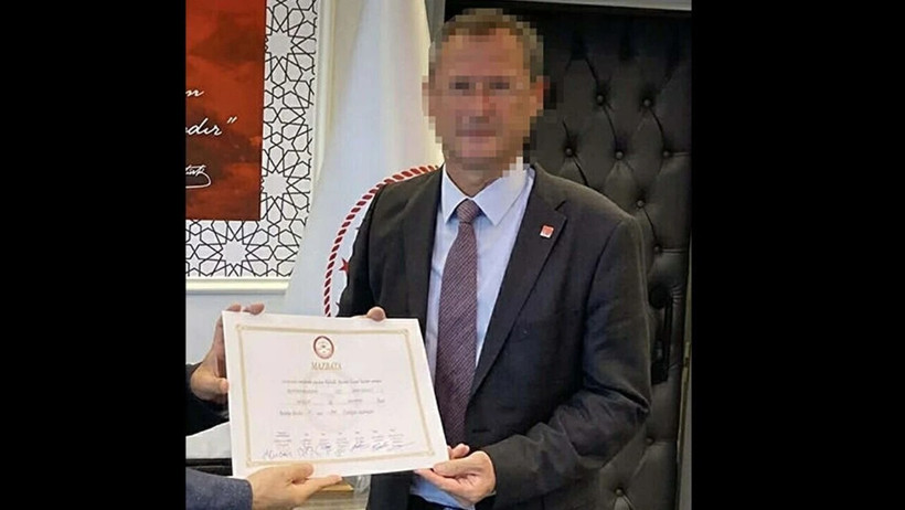 Çin'deki gözaltı sonrası CHP'den kritik karar: Oy birliğiyle ihraç edildi - Resim : 1