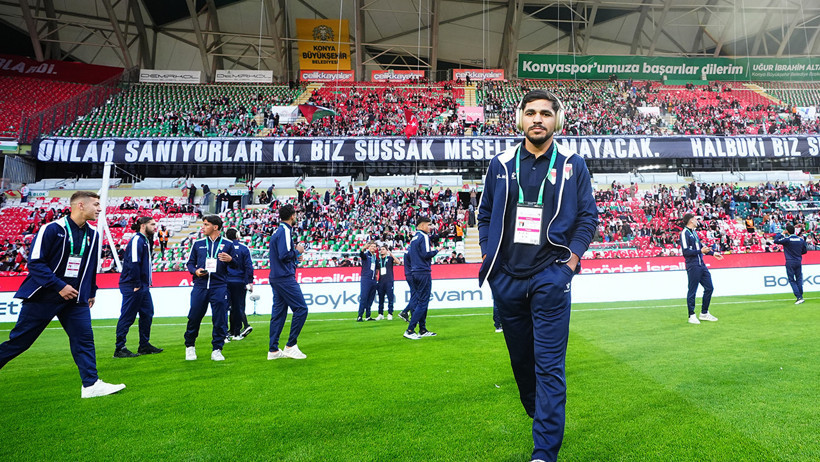 Konyaspor-Filistin maçında reklam panolarına 'İsrail Terör Devletidir' yazıldı - Resim : 2
